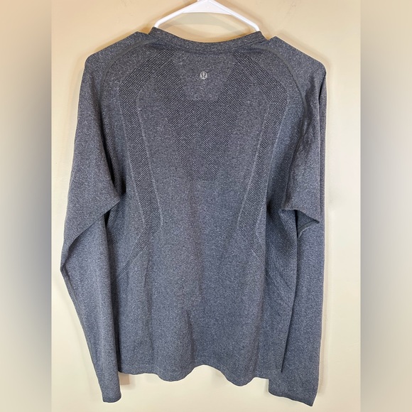Lululemon Metal Vent Tech Long Sleeve Henley - MED 22” P2P - Picture 3 of 6